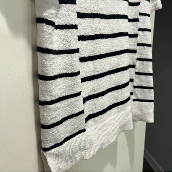 NWOT Loft Black & White Striped Short Sleeve Top - Size M - Picture 8 of 8